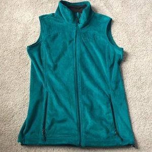 mountain hardware vest